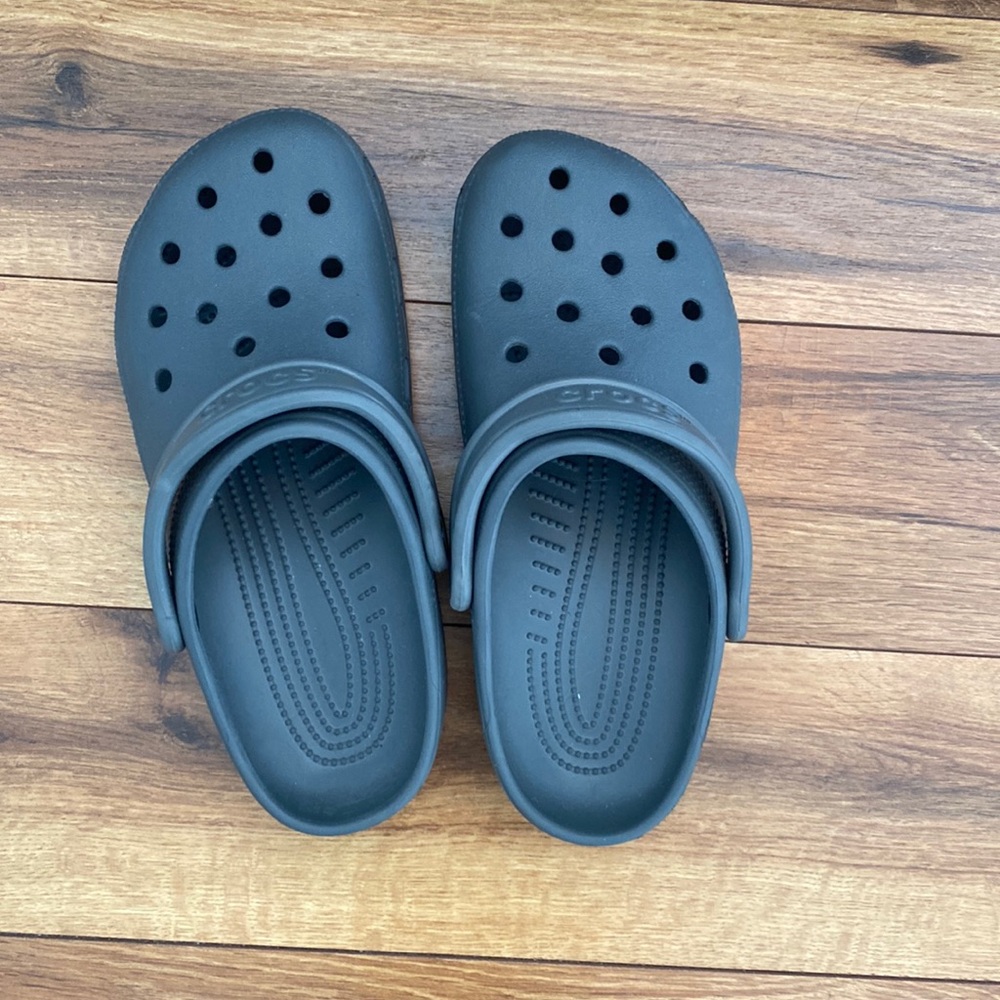 Crocs grey